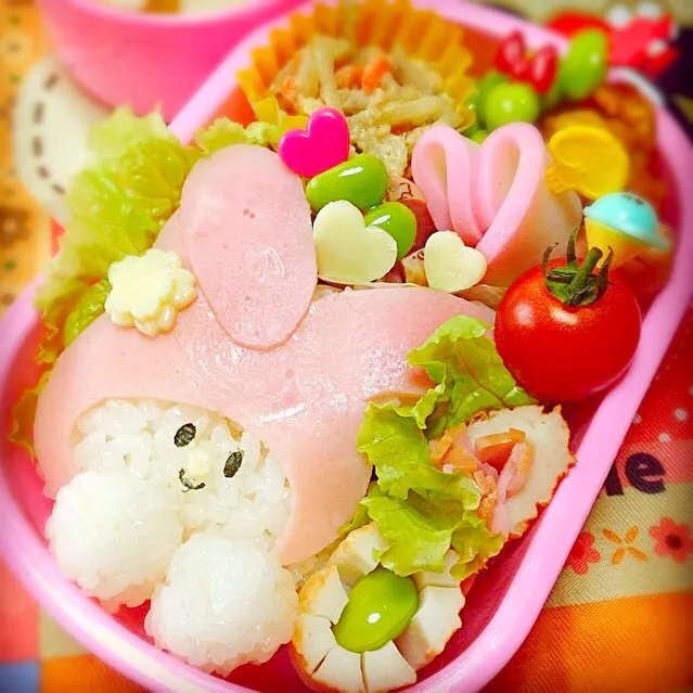 Snapdishの料理写真:Cute My melody Bento"เบ็นโตะมายเมโลดี้กระต่ายน้อยจ้า"😋|Porr Ishidaさん