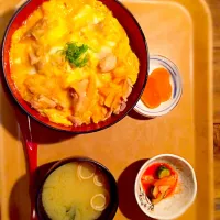 噂の親子丼(おきな)|クァオリさん