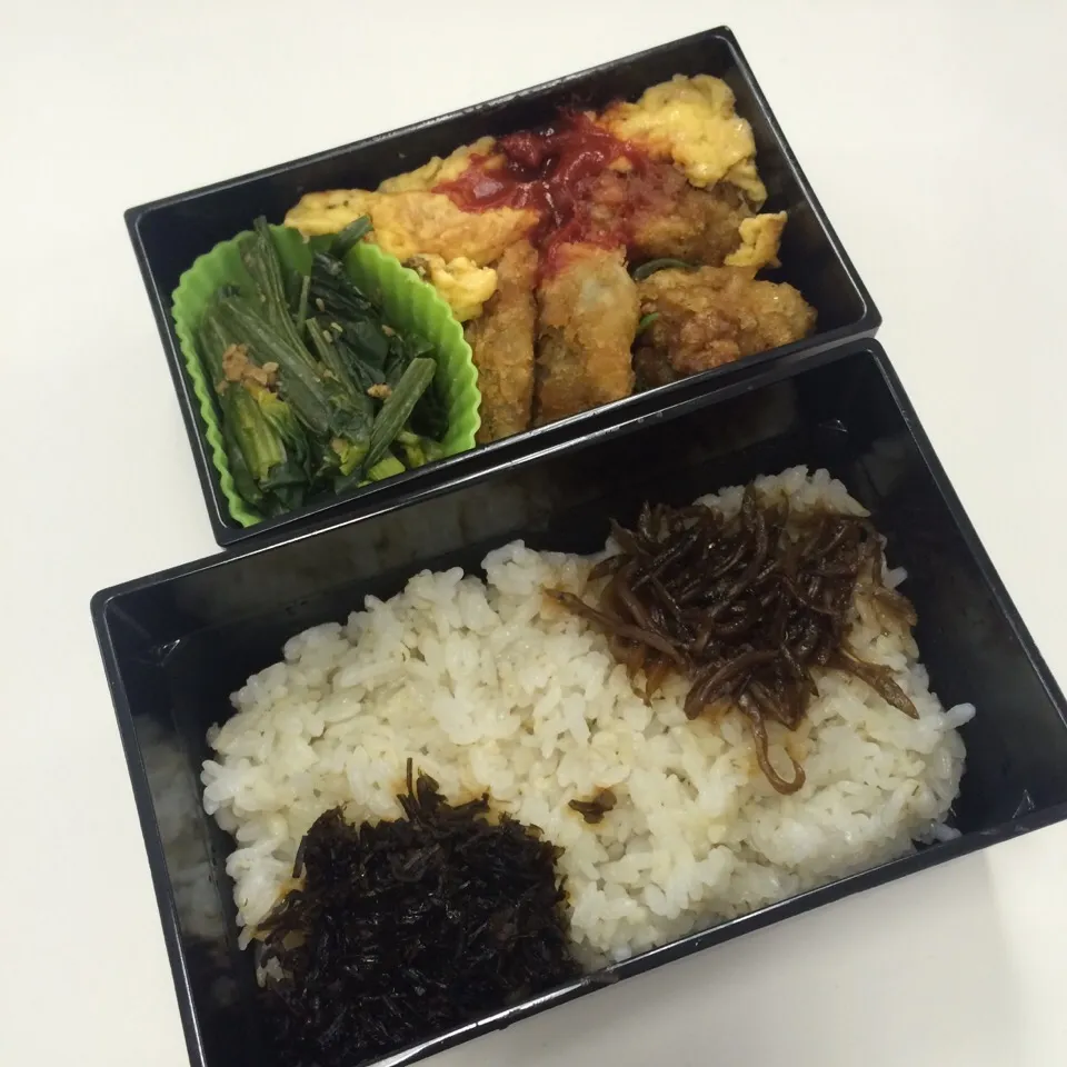 弁当（唐揚げ、アジ紫蘇フライ、オムレツ、ほうれん草ゴマ和え、イカナゴ釘煮、昆布佃煮）|SasaMasa213さん