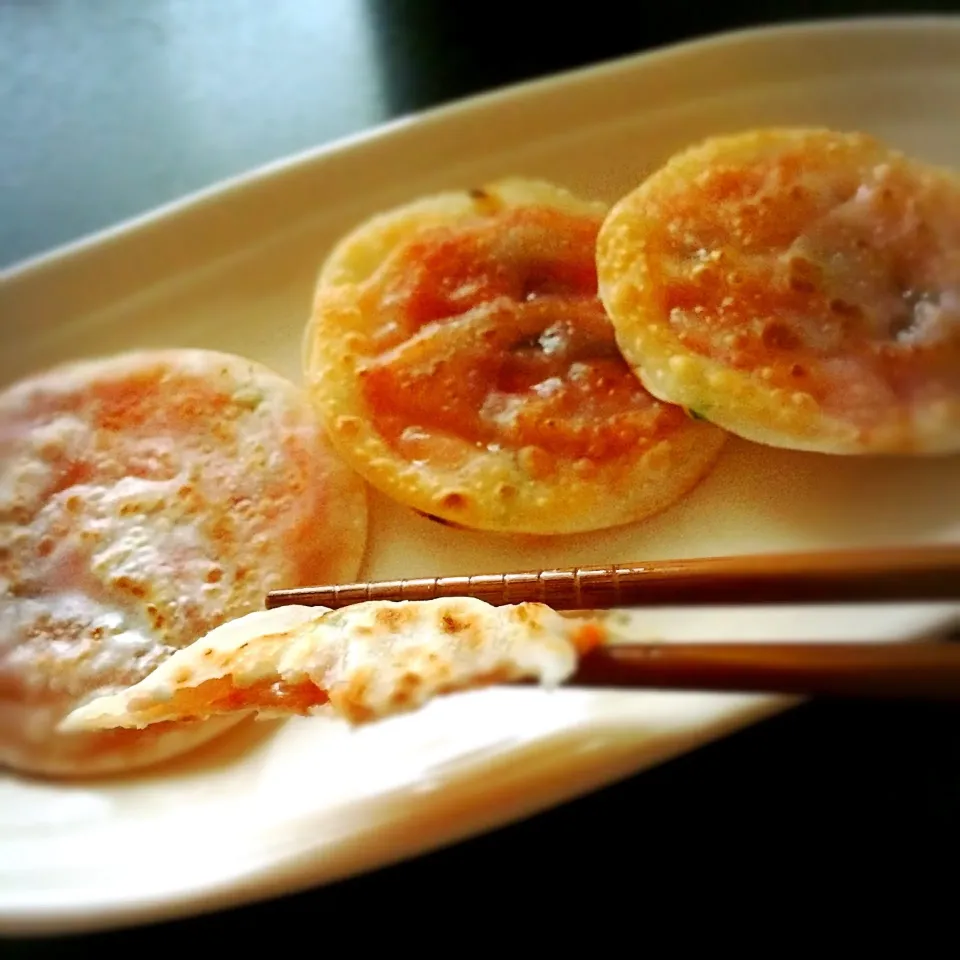 餃子の皮で挟みピザ|白石さん