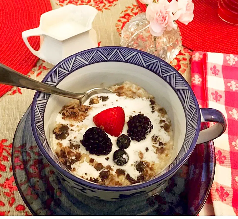 Oatmeal with berries|🌺IAnneさん