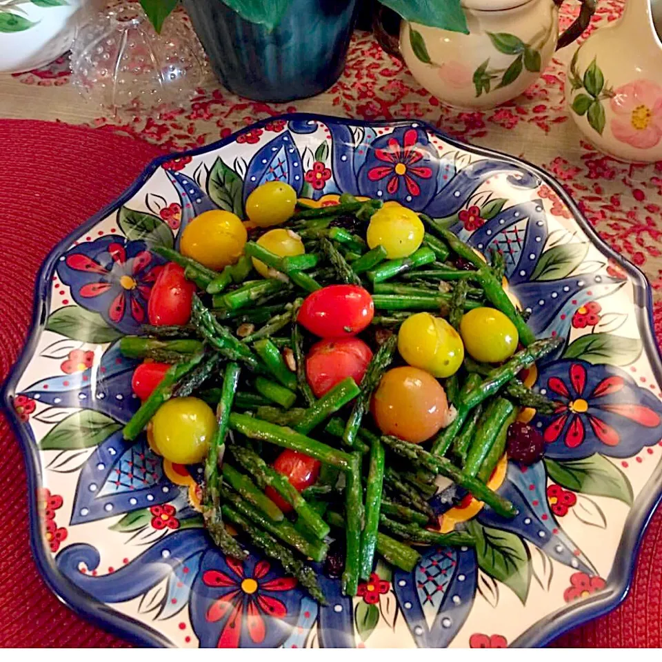 Sauteed asparagus and heirloom tomatoes|🌺IAnneさん