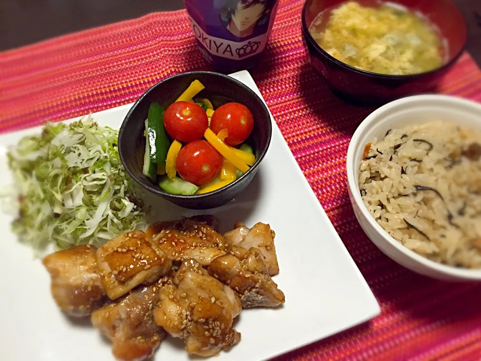 鶏の照り焼き
ピクルス
ひじきご飯
餃子のタネのスープ|たろすさん