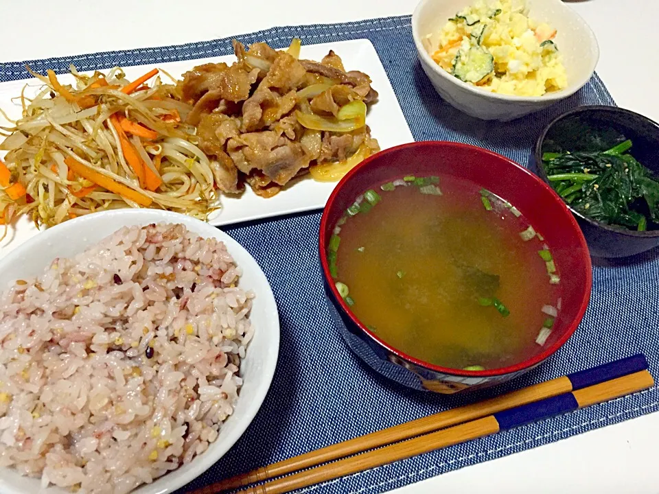 2016,5,16
生姜焼き
ほうれん草胡麻和え
ポテトサラダ|みときさん