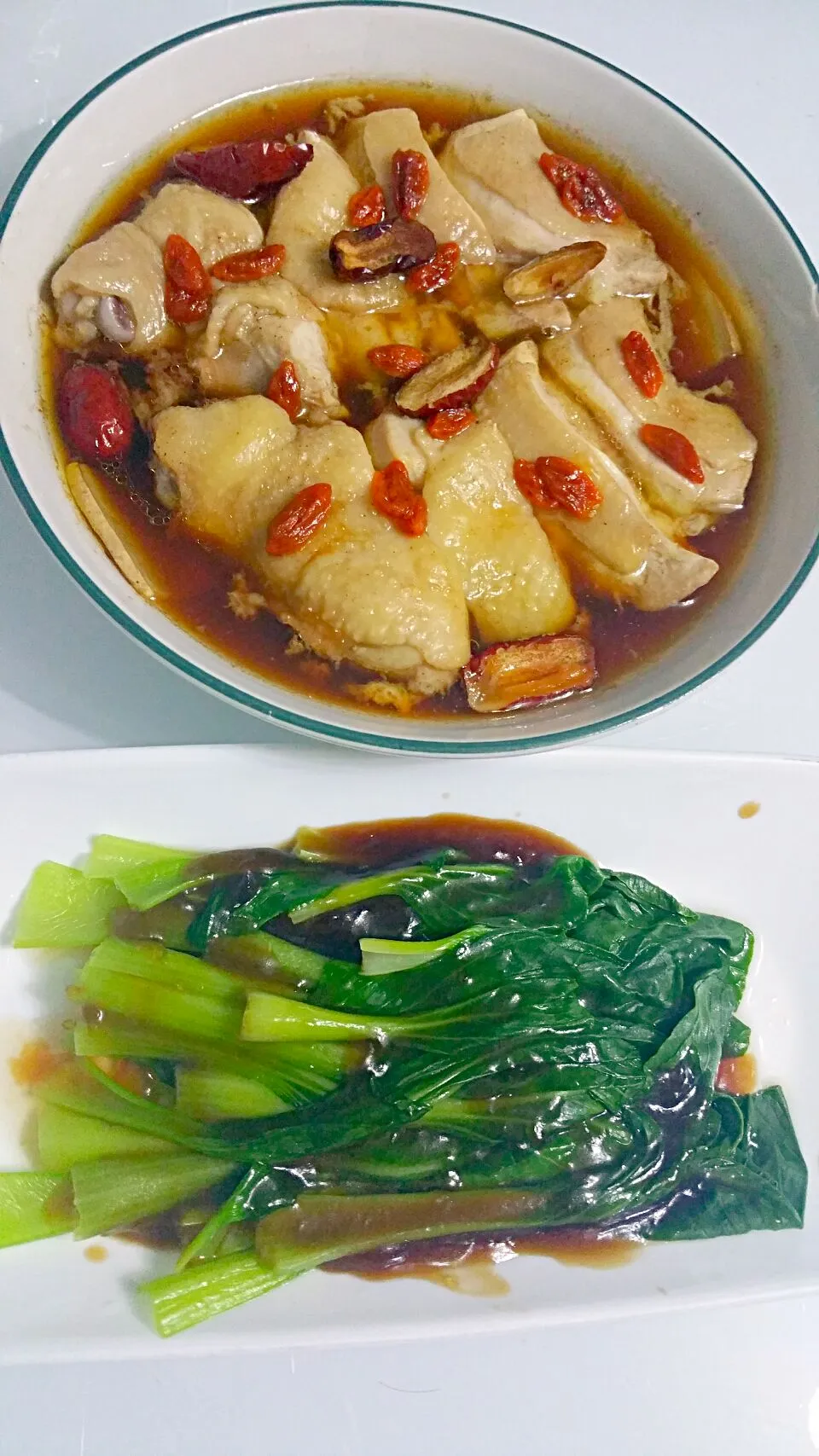 Snapdishの料理写真:Herbal Chicken Leg with wolfberries & red dates + Water boiled Veg 😋😍👄👅💋💜💞|🌷lynnlicious🌷さん