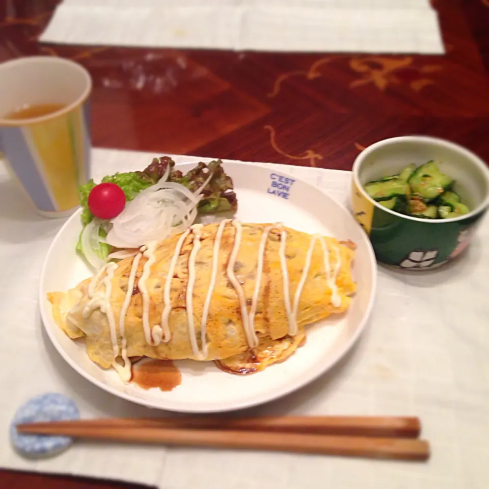 今日の晩御飯(๑´ڡ`๑)
オムソバ
サラダ
やみつき胡瓜|ちゃたままさん