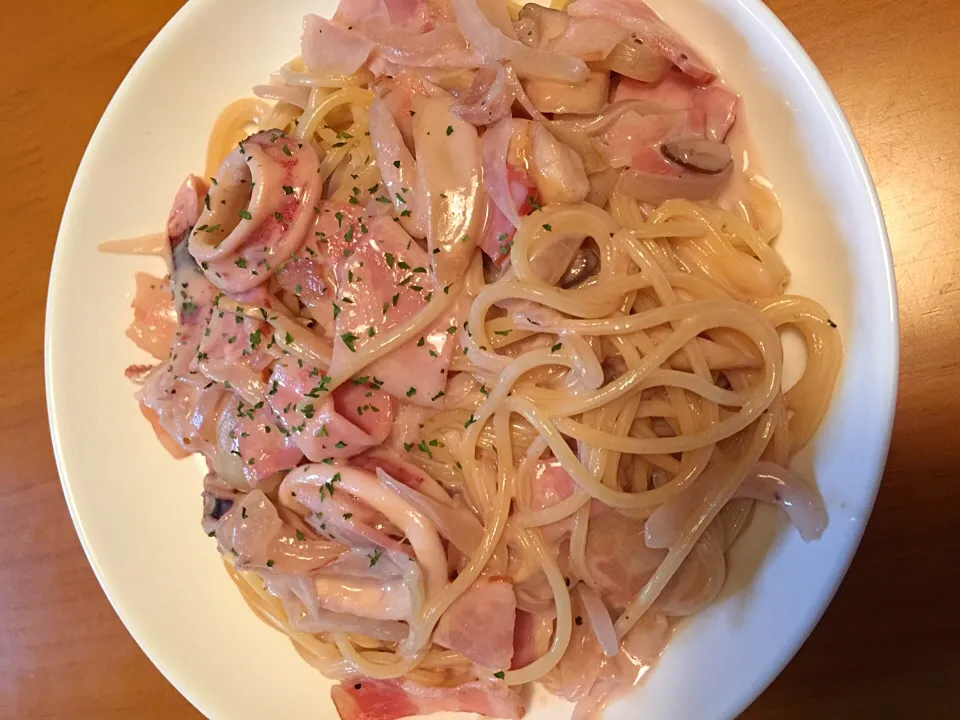 イカとベーコンのクリームソーススパゲティ|ホタポタさん