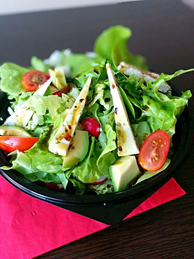 Snapdishの料理写真:#Fresh dinner! #Salad with #goat #cheese, #radish and red #lens. Fresh salát s kozím sýrem, ředkvičkami a červenou čočkou.|LucieFoodさん