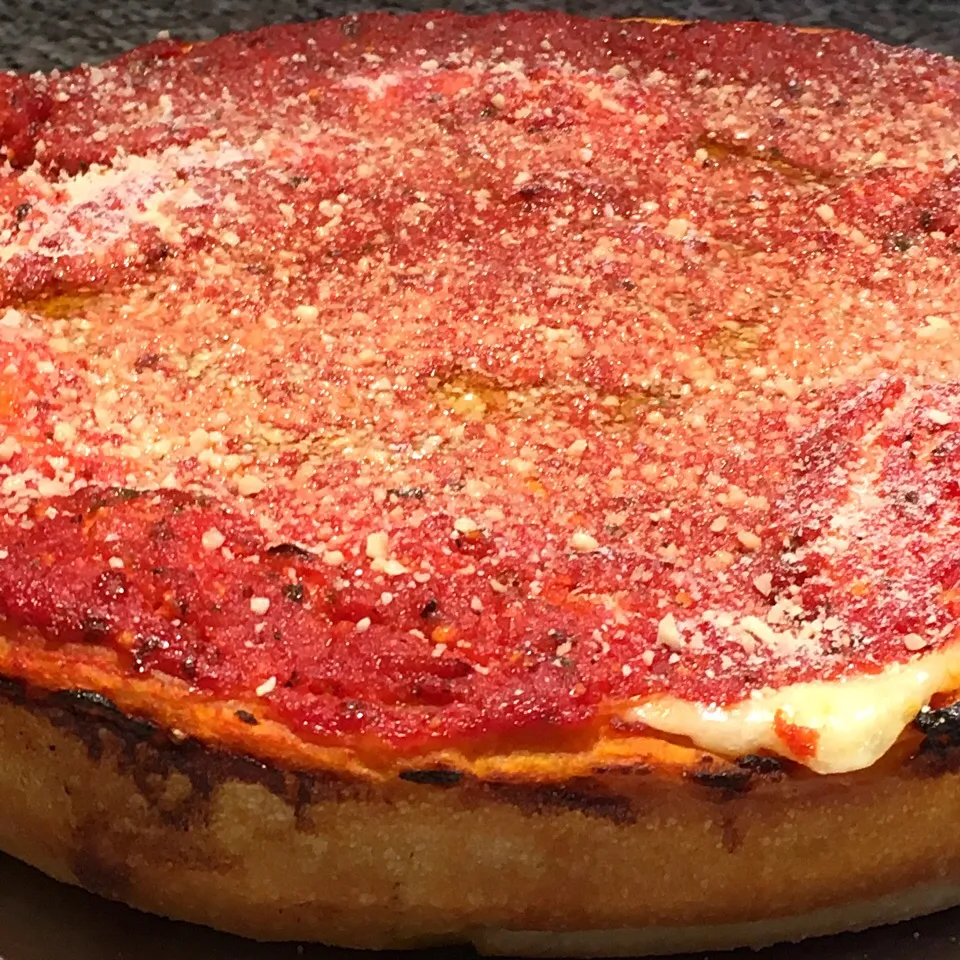 My Chicago Stuffed Pizza!  I fed my son and four friends from Boston.|ted mantasさん