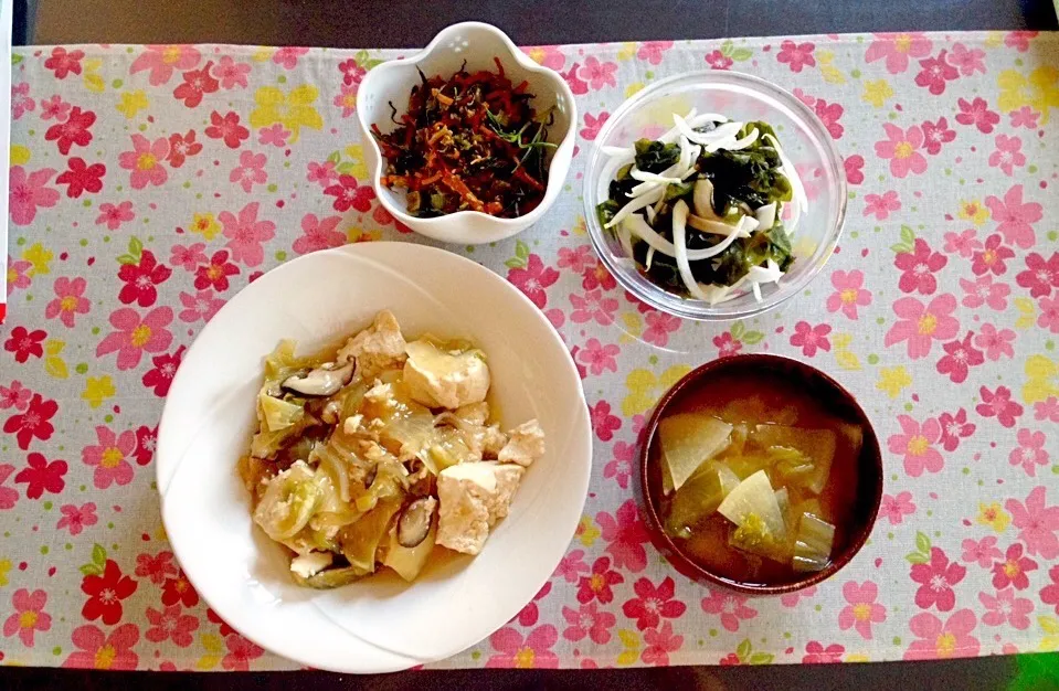 ベジ料理♡レタスの麻婆のご飯|みよさん