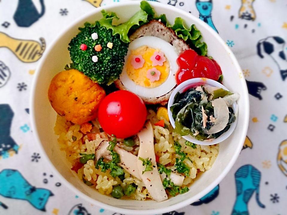 カレーピラフとスコッチエッグ弁当。