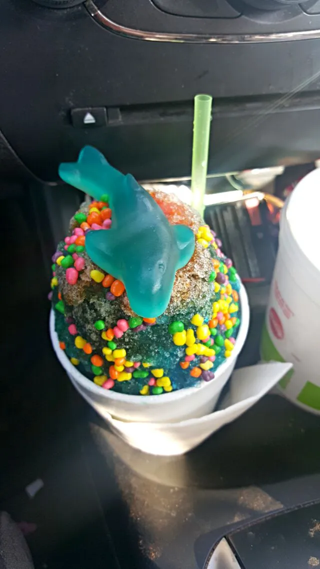 shark snowcone with candy nerds #okarcheoklahomasnowcone|Desiree Carmanさん