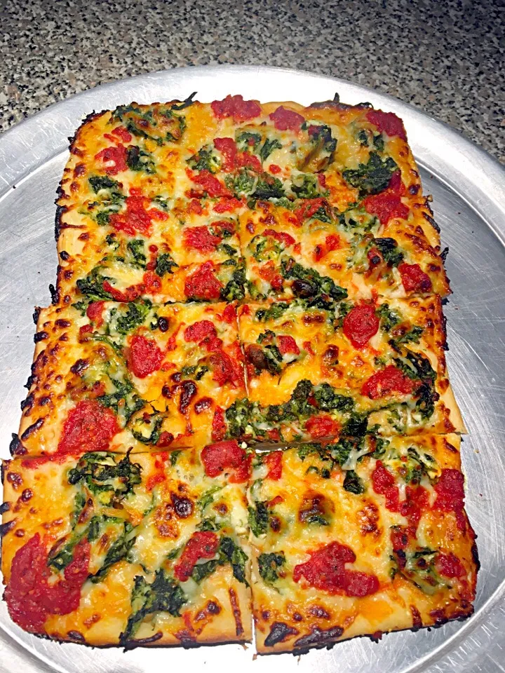 My square pizza with spinach, feta and dill.|ted mantasさん