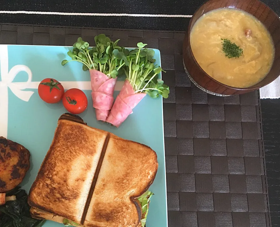 ホットサンドでブランチ|ぬぬさん