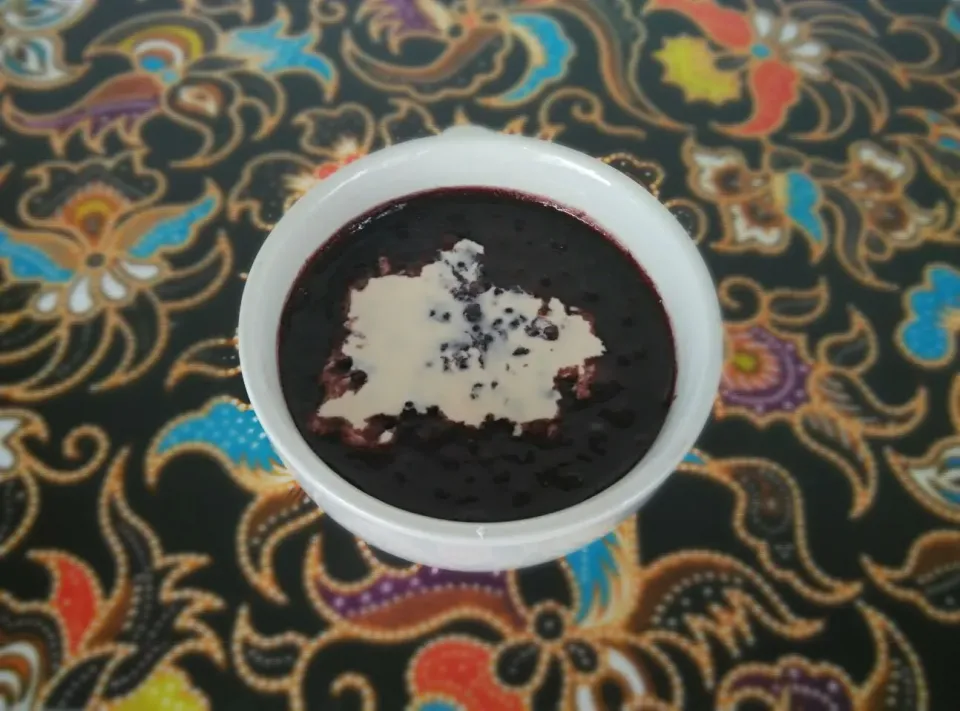 Snapdishの料理写真:Black Glutinous Rice Dessert|Jasmine Lowさん