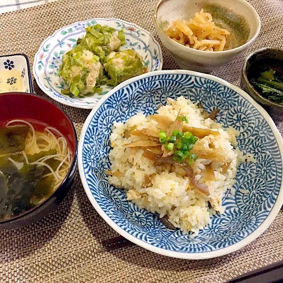 鳥ごぼうピラフと、キャベツシューマイ。切り干し大根、にゅうめん。|noelさん