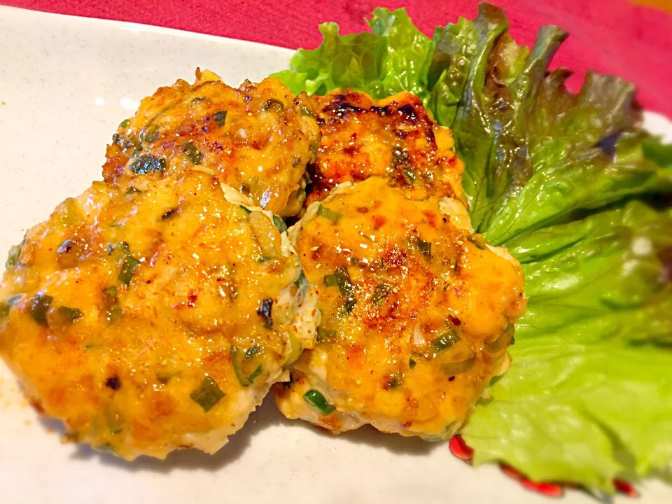 Snapdishの料理写真:シソ&柚子胡椒風味の鳥ササミつくね。
Chicken breast tenderloin balls with Japanese Shiso herb and Yuzu pepper.|Sayaka Jinsenji Huletteさん