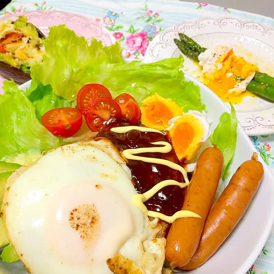 ロコモコ丼 アスパラポーチドエッグ アボカドトマトグラタン|Non.さん