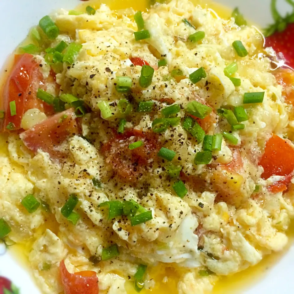 Stir- fried tomato and scrambled eggs|Charlotte Laiさん