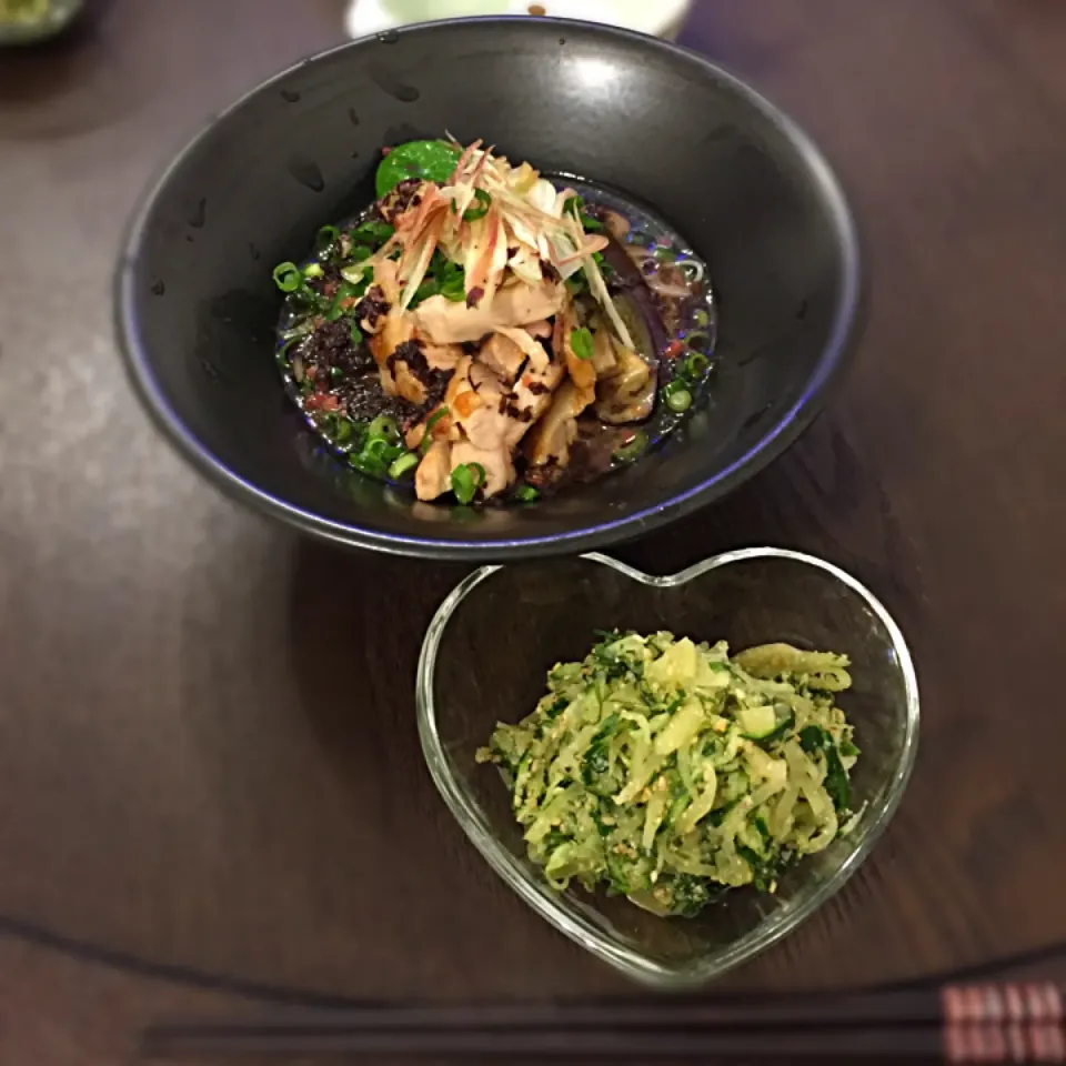 Snapdishの料理写真:梅肉入りのお汁でさっぱりそうめんのぶっかけ焼き夏野菜を添えて&キュウリのさっぱりサラダ💖|NanaMOさん