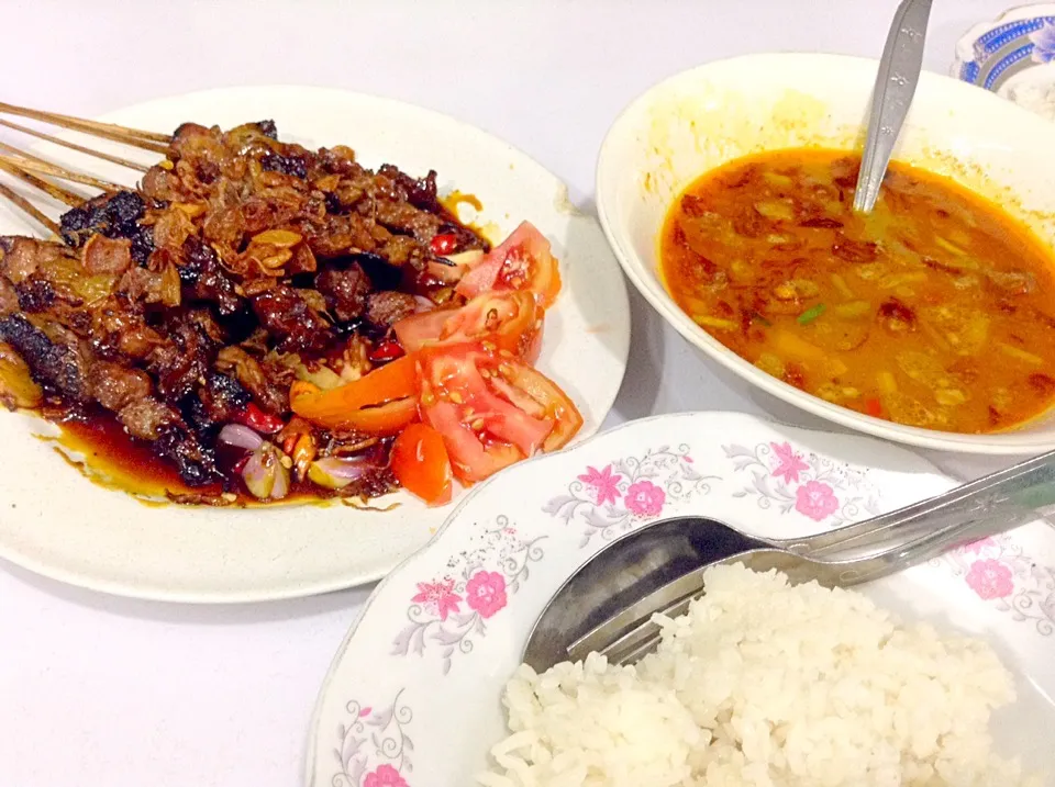 Snapdishの料理写真:Gule Kambing|Bambang Budiono Tjioさん