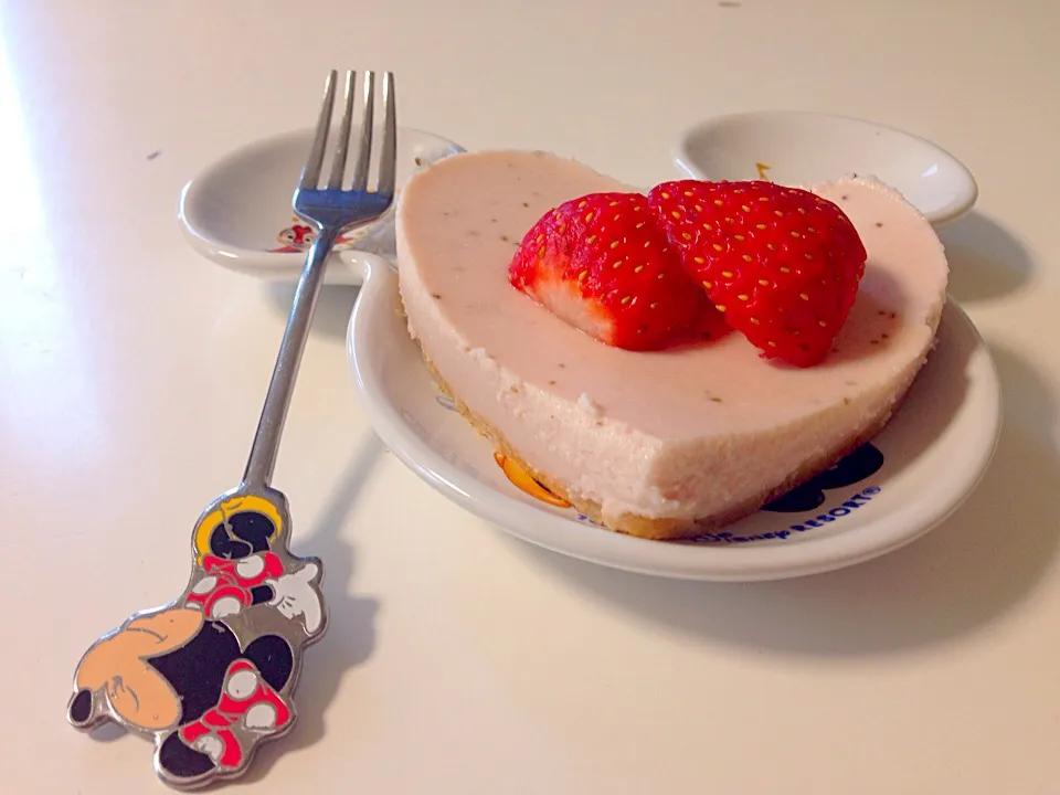 いちごのレアチーズケーキ|カワエツさん