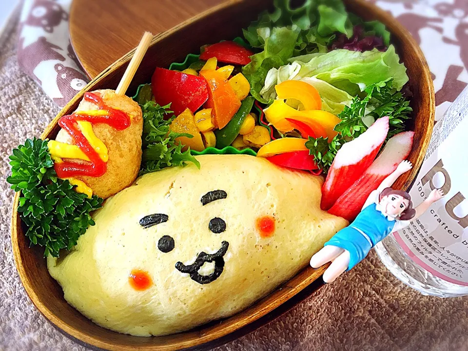 Snapdishの料理写真:オムライス(桃実ver.)&ミニフレンチドック&パプリカとコーンのカレー炒め&グリーンサラダのダーリンお弁当♪|桃実さん