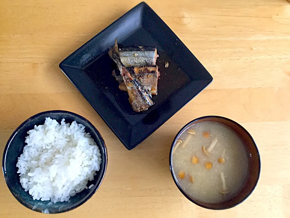 サンマの煮付けとナメコ大根おろしの味噌汁|bubupopoさん