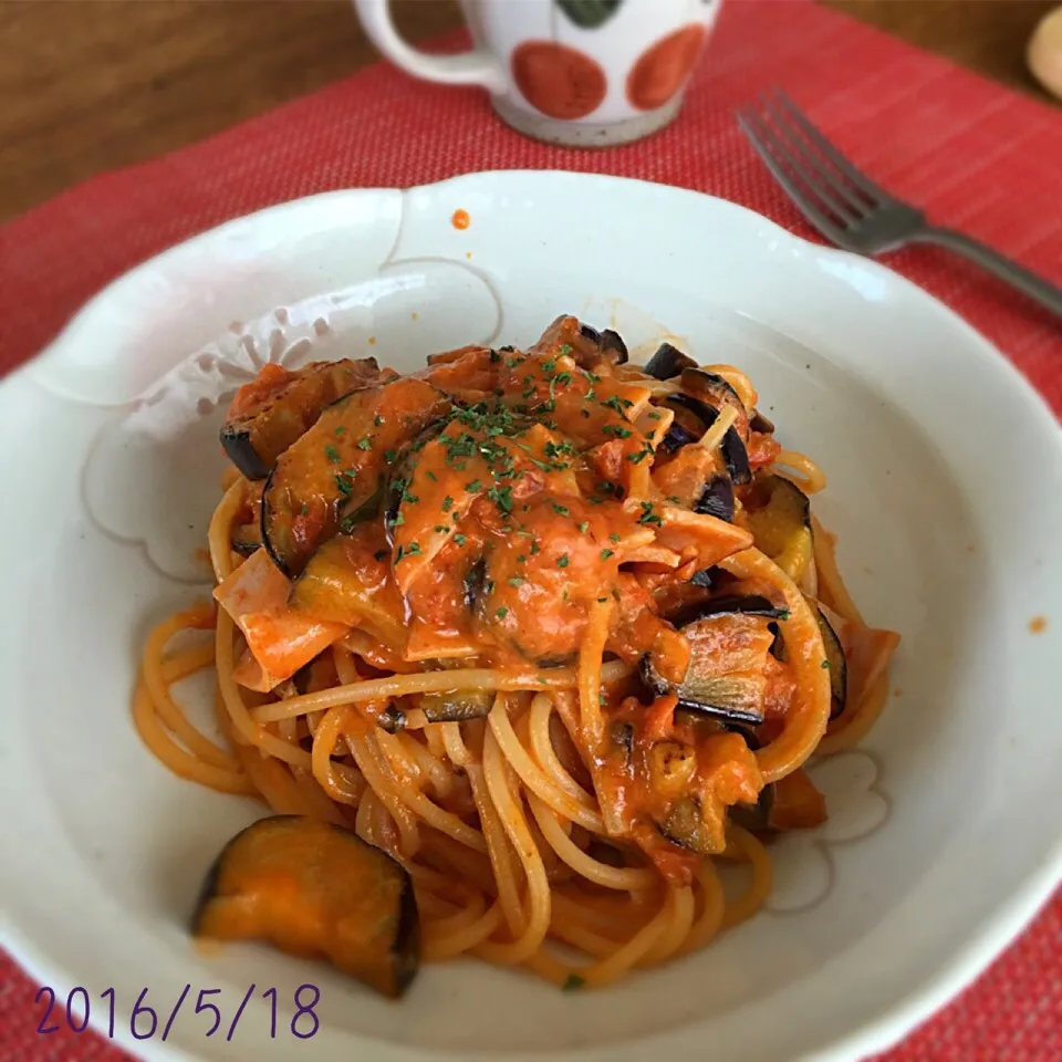 Snapdishの料理写真:ハムと茄子のトマトスパゲッティ🍝|𓇼 Ⓢ Ⓗ Ⓘ Ⓝ Ⓞ Ⓑ Ⓤ 𓇼さん