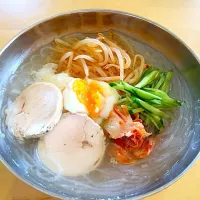 Snapdishの料理写真:今日のお昼ごはん✨簡単🌟マロニーで冷麺✨|きりぼうさん