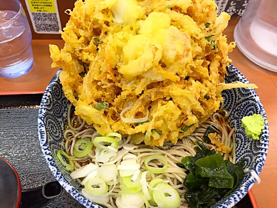 立ち食いそば手帳 名店120［首都圏編］大吉田（虎ノ門）大吉田蕎麦冷や、大盛|buhizouさん