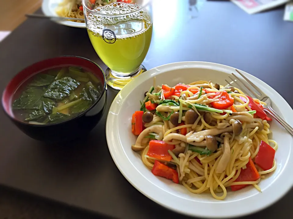 キノコとパプリカの和風パスタ〜今日の気候は初夏の香り〜|ゆうきさん