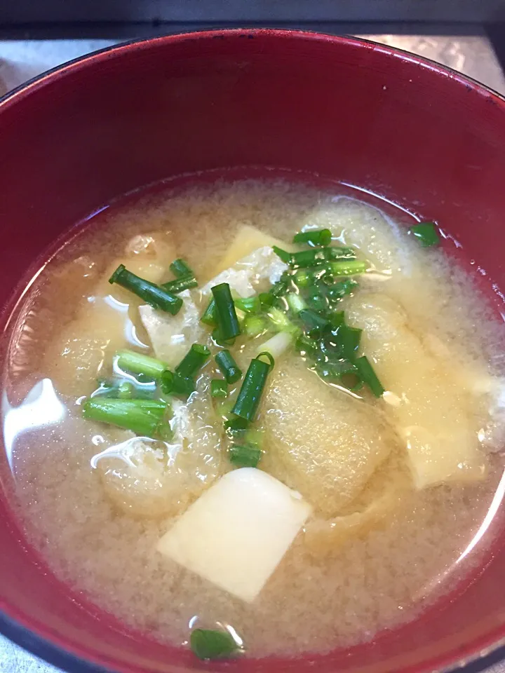 豆腐と油揚げの味噌汁|洋介さん