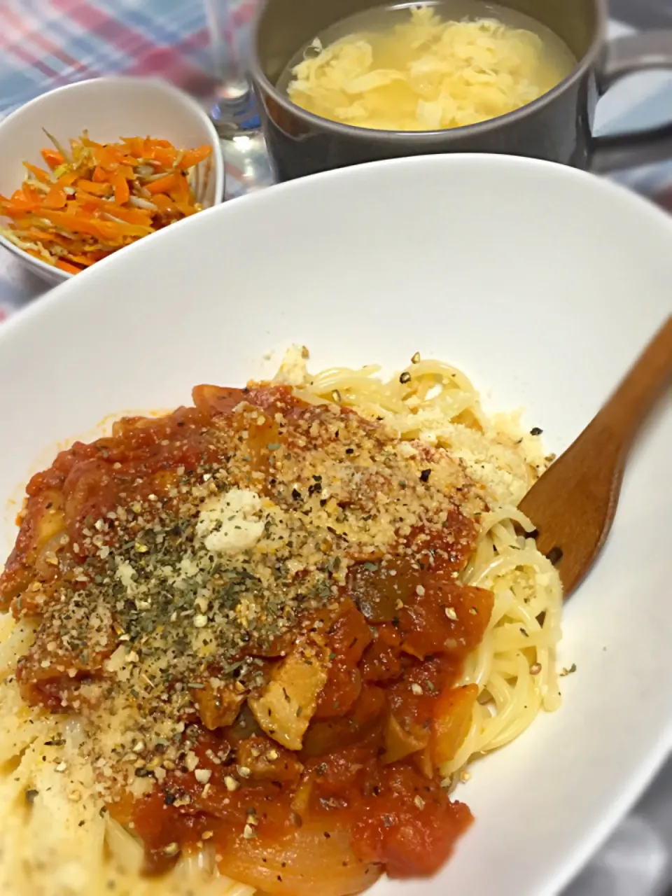 息子作たまごスープ 母 肉じゃがリメイクトマトソースパスタ|Shiho Hashimotoさん