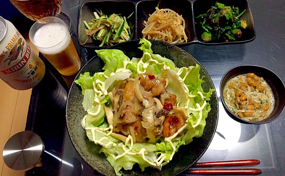 鶏肉の甘辛煮
納豆とエノキのワサビシソ和え
キュウリとミョウガの和え物
モヤシの醤油和え
ほうれん草とオクラのおかかあえ|きのこせんぱいさん