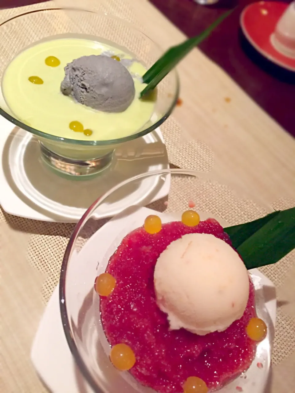 樱桃红 🍒Cherry Sorbet in Nui Er Hong and 黑珍珠 Black Pearl with avocado and green bean|sarahさん