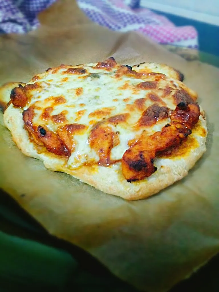 Snapdishの料理写真:Mini Chicken Pizza! #Pizza #Chicken #minipizza #cheese|Yovina Permallさん