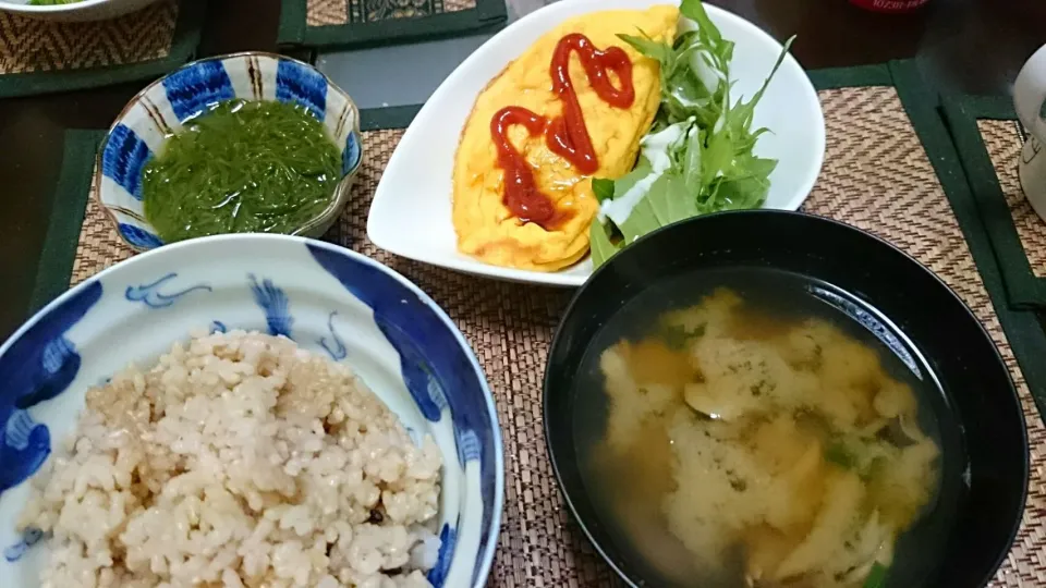 めかぶ＆オムレツ＆舞茸の味噌汁|まぐろさん