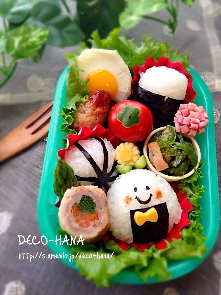 Snapdishの料理写真:三種類のミニミニおにぎり子ども弁当◡̈⃝♩|さとみ (satomi_foodart)さん