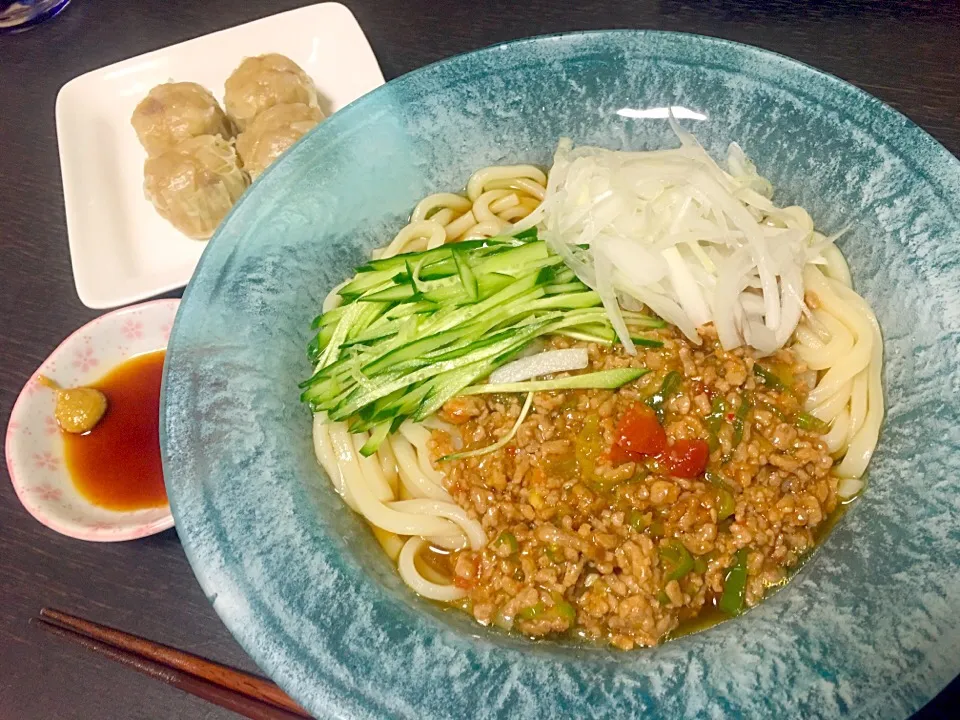 うどんでトマト炸醤麺|ゆりえさん