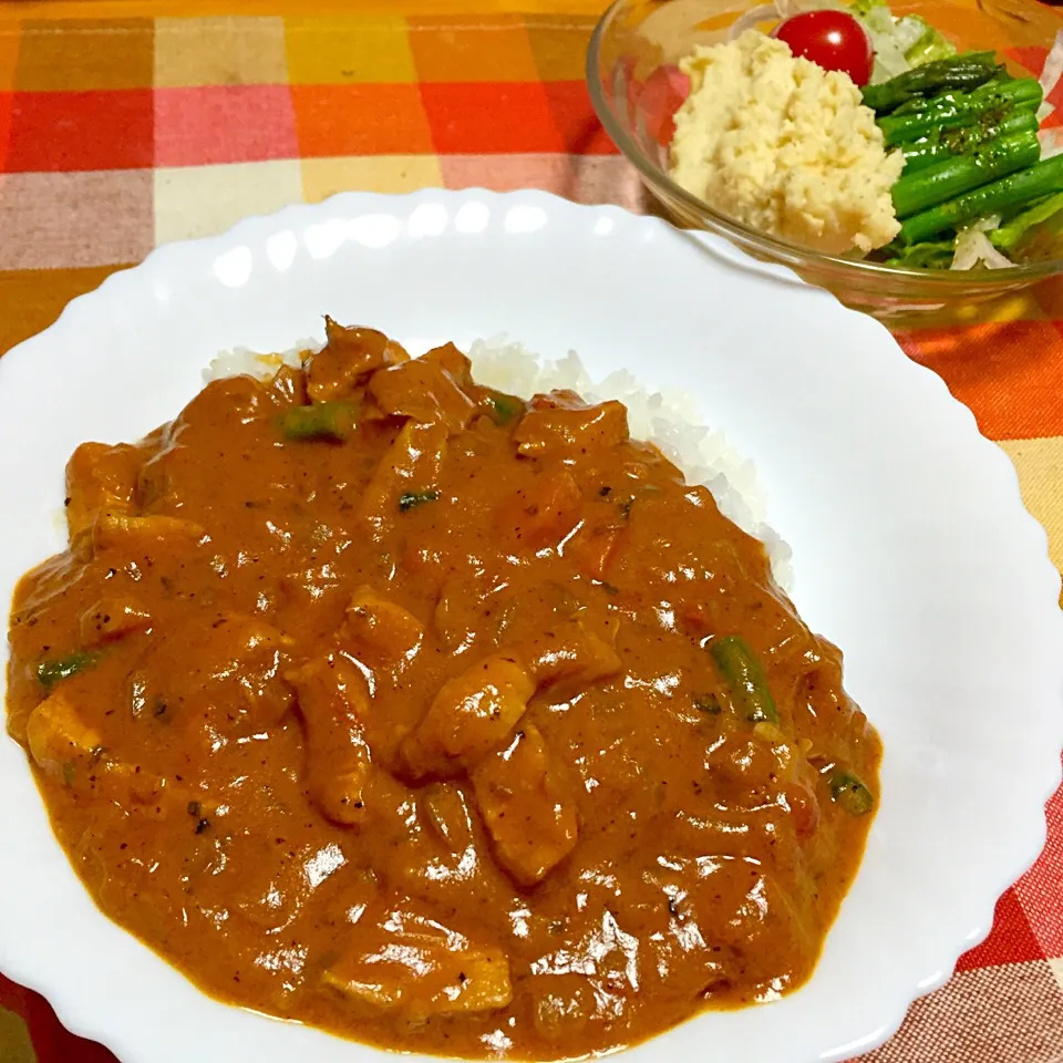 Snapdishの料理写真:トマトチキンココナッツカレー|カウンター嬢さん