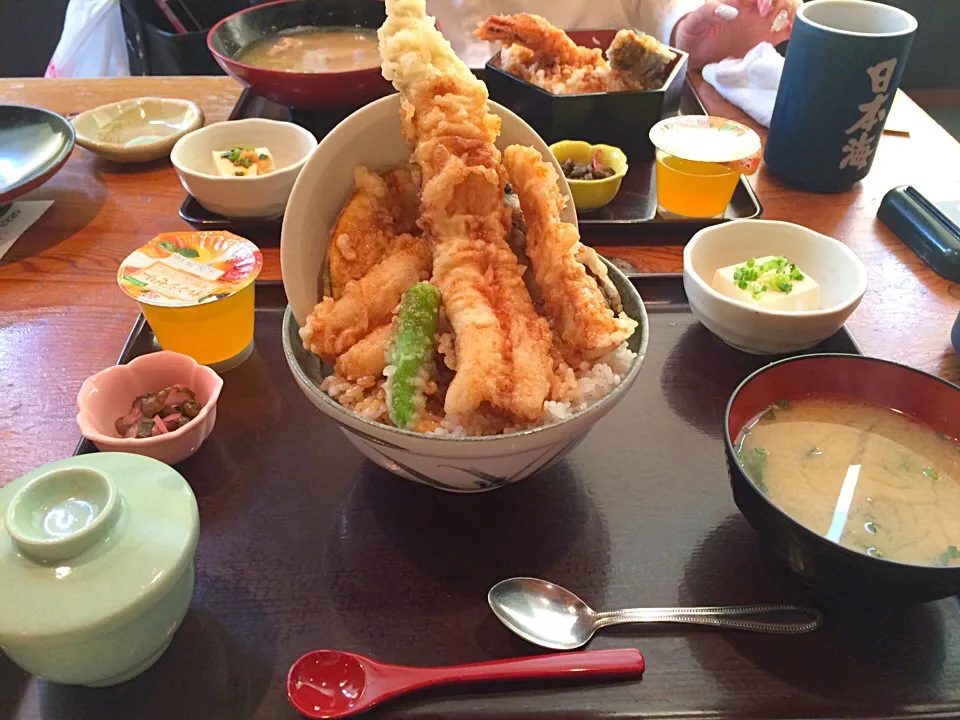 駅前名物、穴子天丼lunch♡2016/05/19|ちび太さん