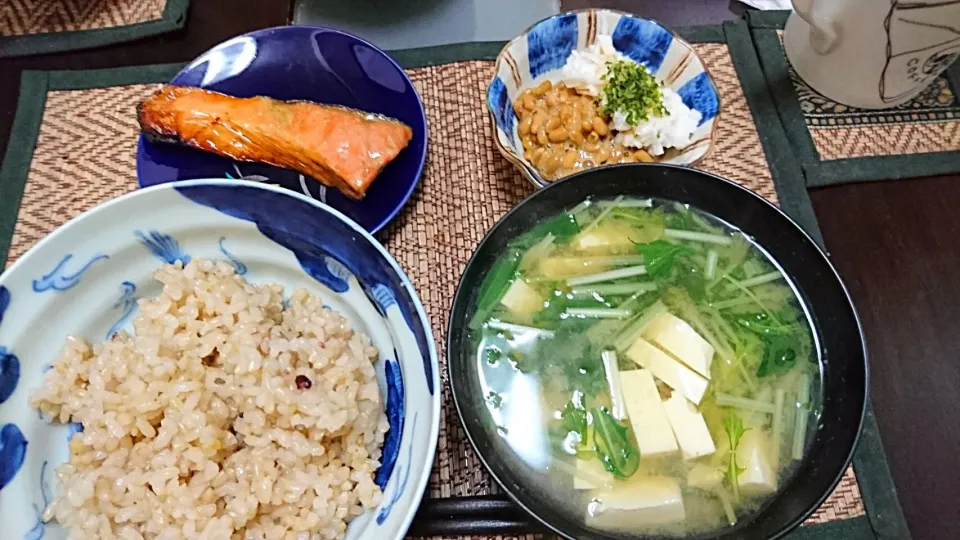 鮭&納豆と長芋&豆腐と水菜の味噌汁|まぐろさん