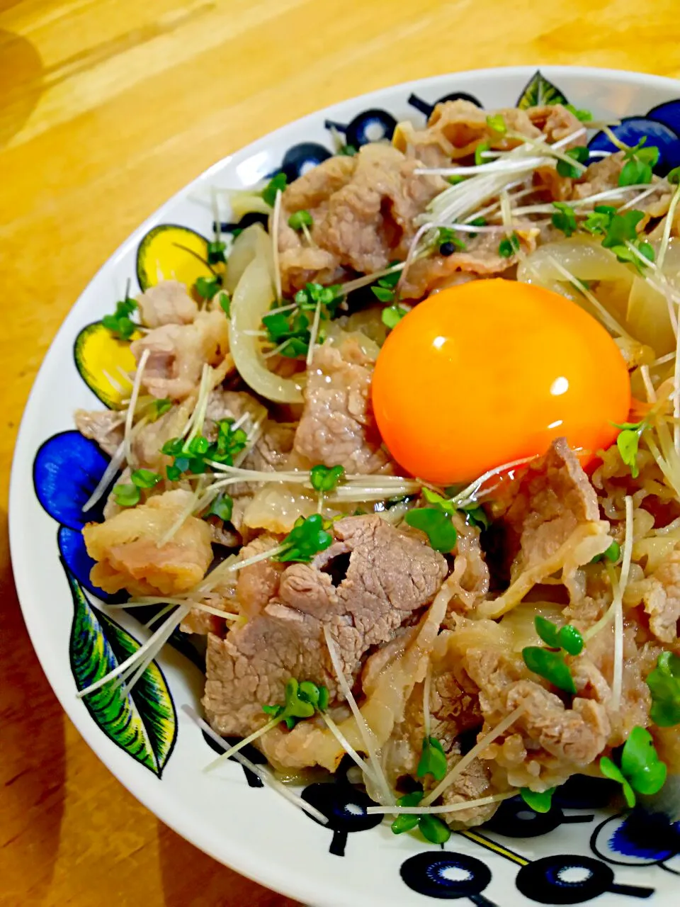 しお牛丼 つゆだく|徳之島トトロンヌさん