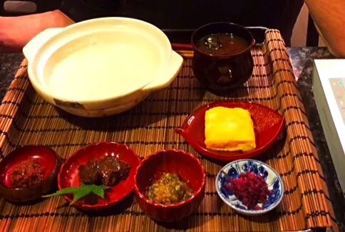 風邪‥‥💧の病人食(お粥、かつお梅、生姜葱ごま油醤油、蛤佃煮、しば漬け微塵切り、だし巻き玉子、シジミの赤出汁)|💍ごはん🍚さん