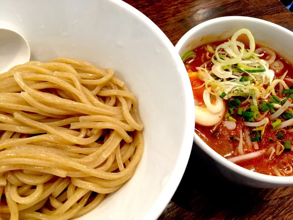 2016年 一六杯目🍜  極辛つけ麺🌶 ここの自家製麺はツルツルモチモチでホント美味しいんです〜👍👍👍|BUBUさん