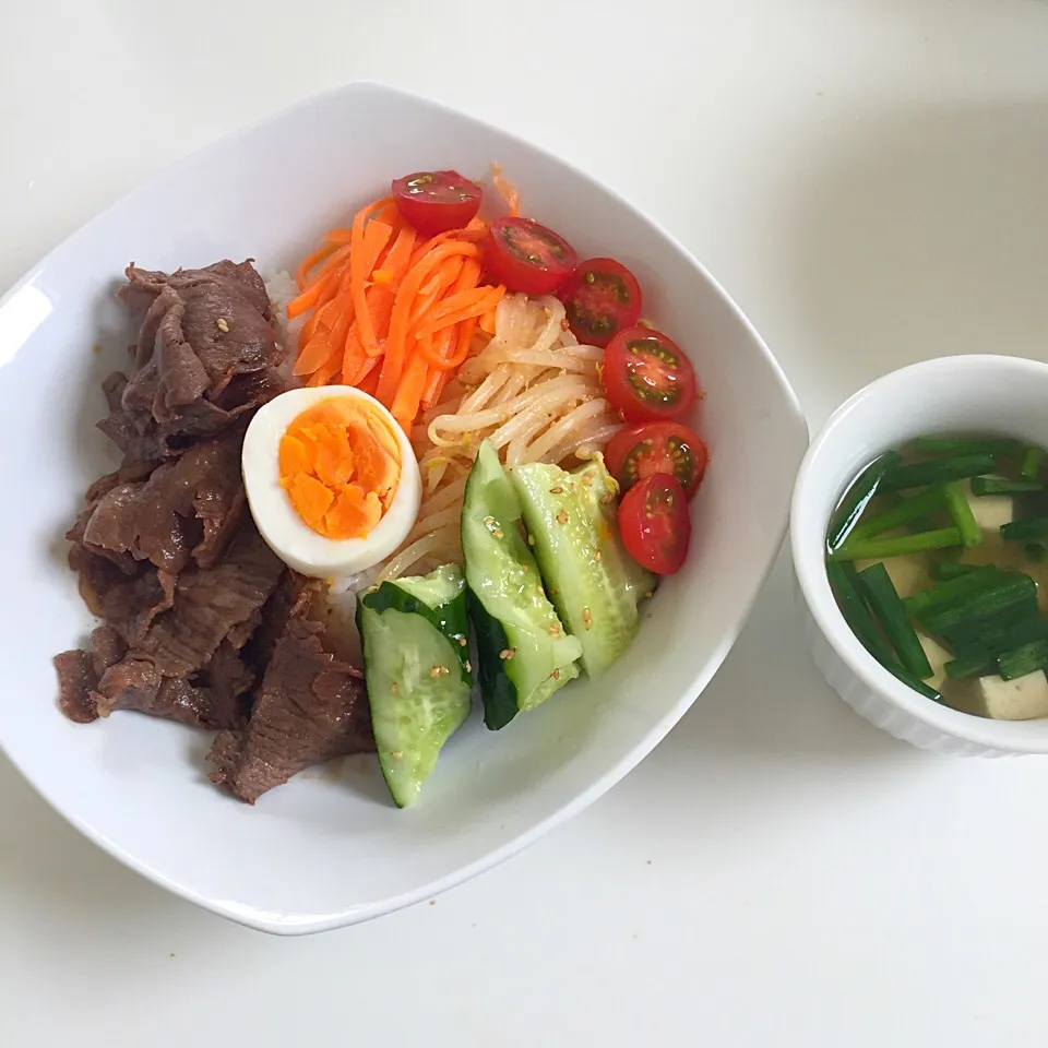 お昼は牛丼♡|ともとも♫さん