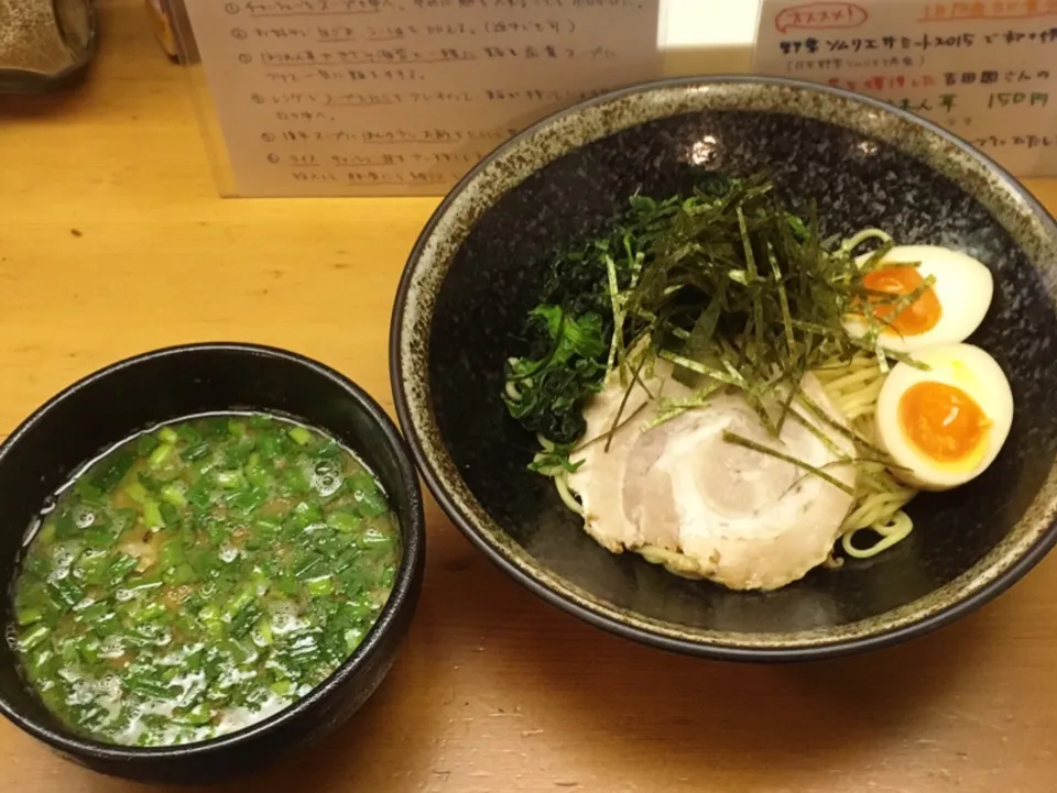 Snapdishの料理写真:奇跡のニラつけ麺（並）・味玉と茹でほうれん草トッピング|美也子さん