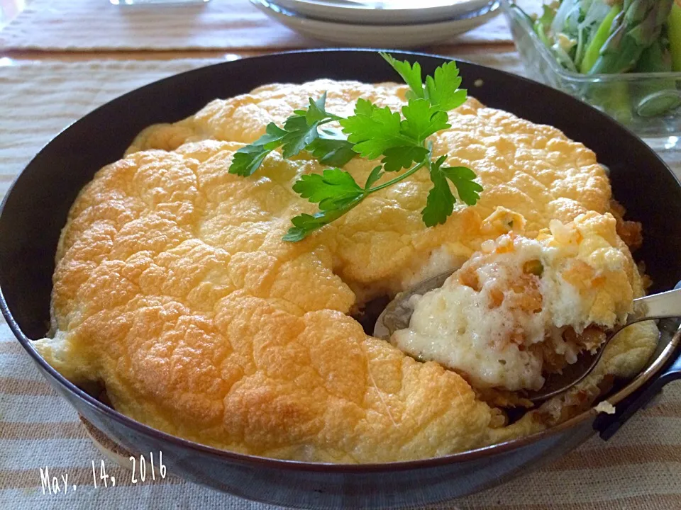 Snapdishの料理写真:めぐぴょんさんの料理 チーズ入りスフレオムライス|みきおさん