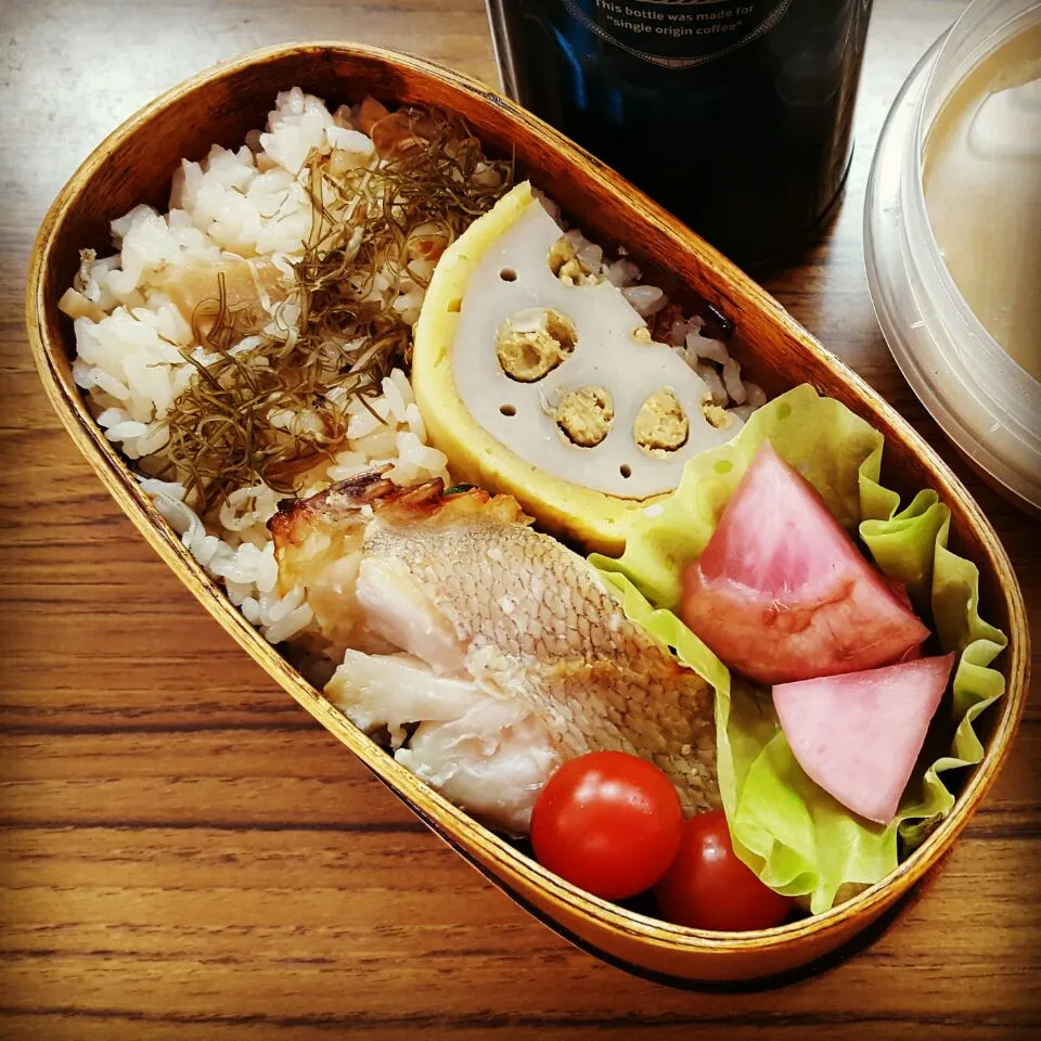 今日のお弁当２４ #赤魚の粕漬け#しらすと桜エビの炊き込みご飯|とみのすけさん